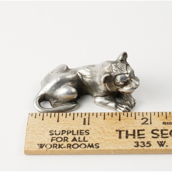 Metropolitan Museum Art 2" Pewter Egypt Lion Figurine 1976 MMA King Tut Exhibit - Picture 3 of 10